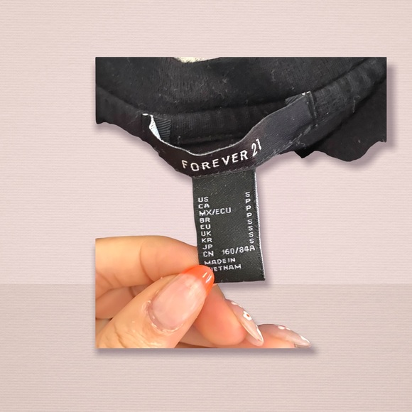 Forever 21 cropped graphic “girls rule” tee - Picture 3 of 3